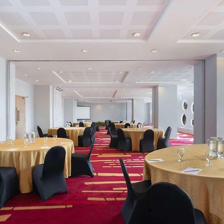 Hotel Ibis Styles Malang Exterior foto