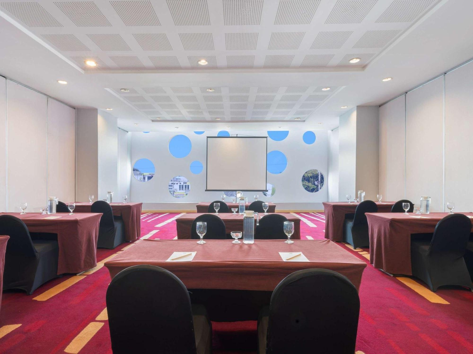 Hotel Ibis Styles Malang Exterior foto