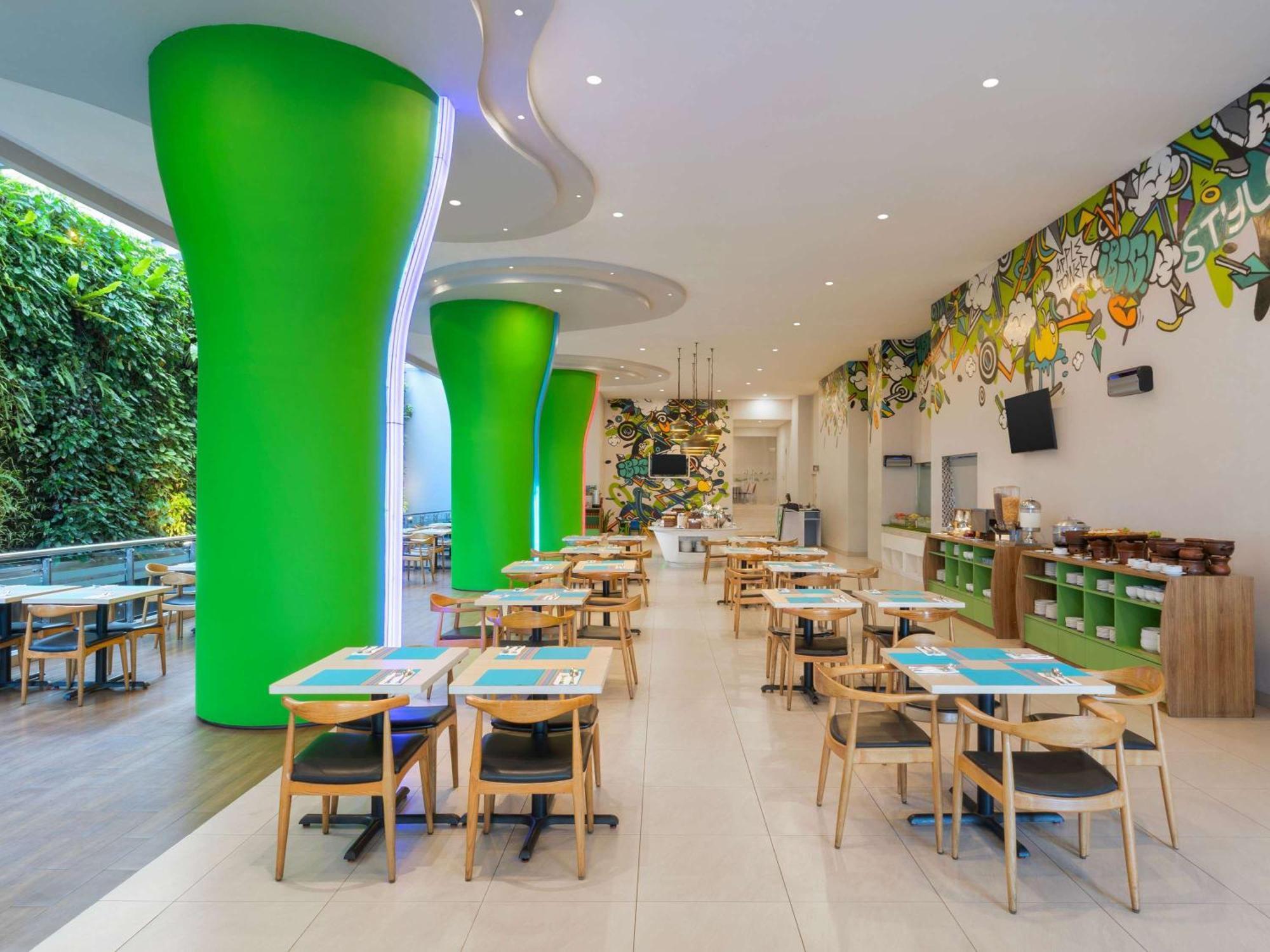 Hotel Ibis Styles Malang Exterior foto
