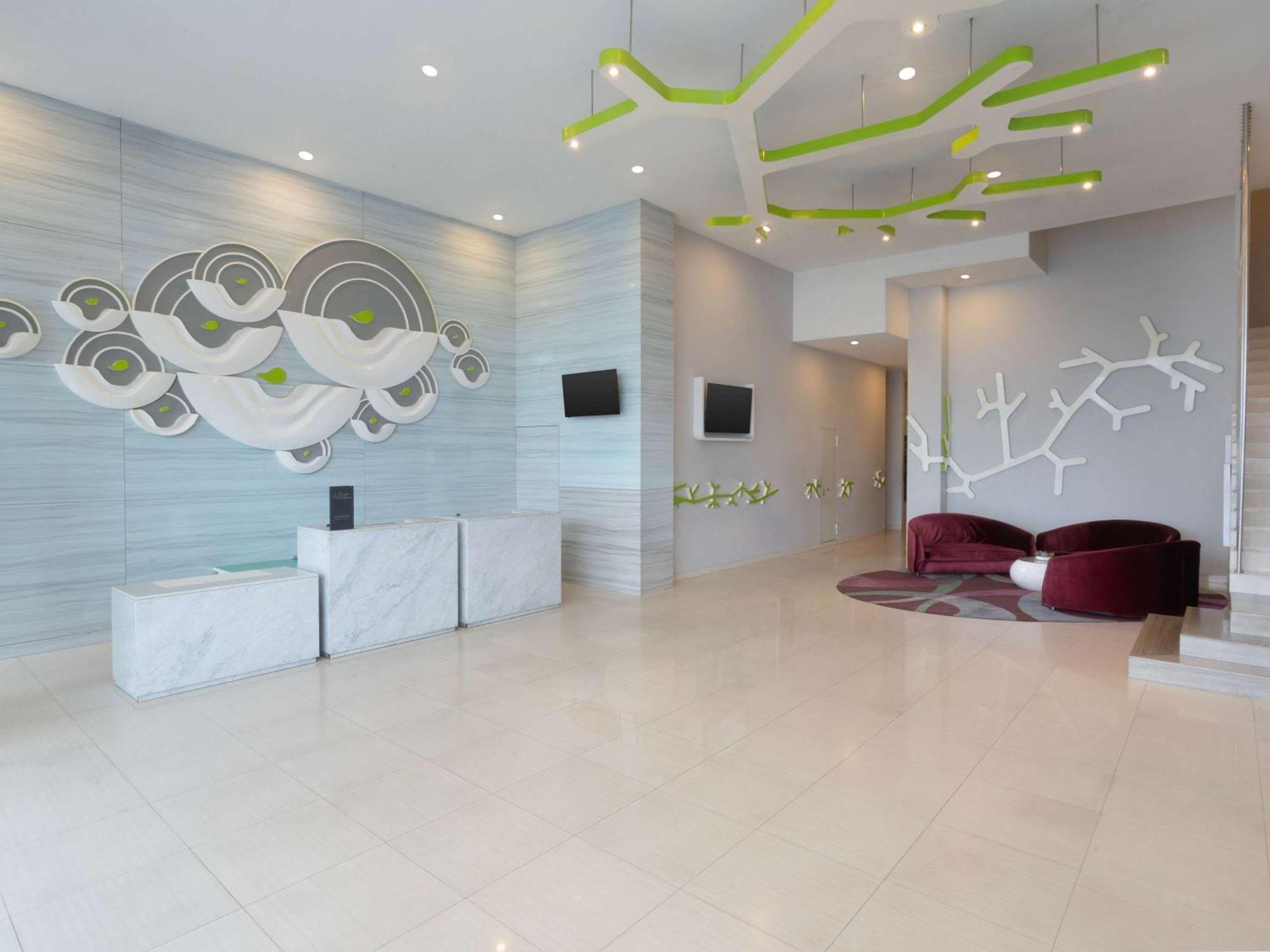 Hotel Ibis Styles Malang Exterior foto